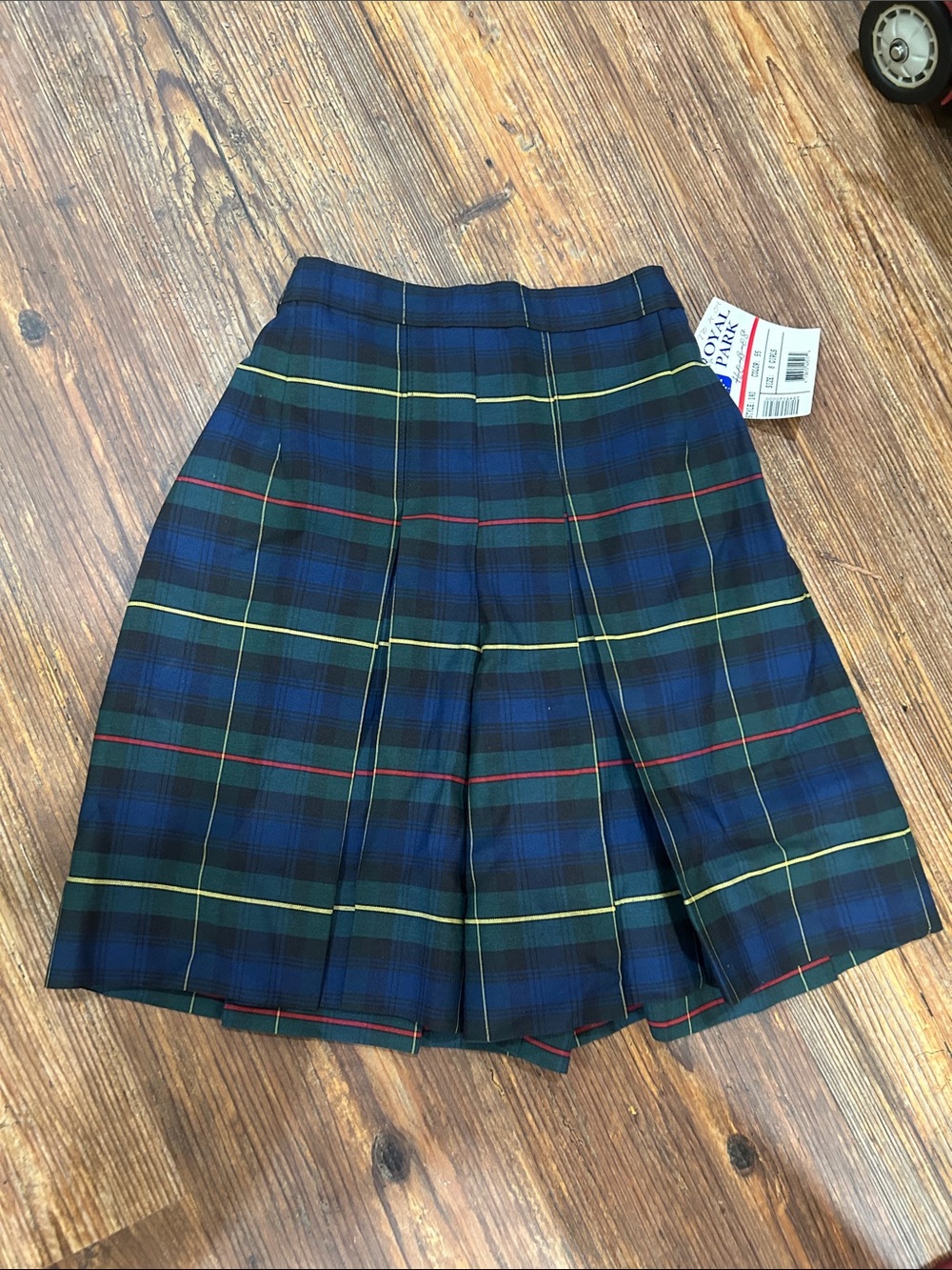 NWT! Royal park school uniform girls 8 Plaid Pleated Skirt in Navy /Green -